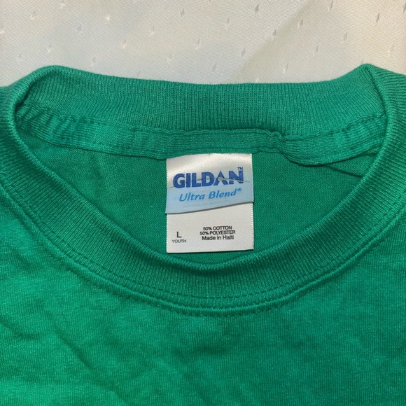GILDAN- LIGHT GREEN YOUTH short sleeve tshirt - Picture 2 of 2